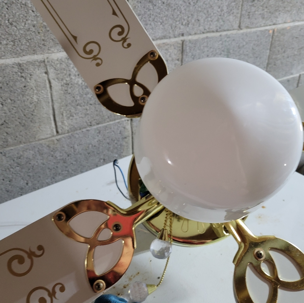 2 Ceiling Fans - Picture 3 of 4